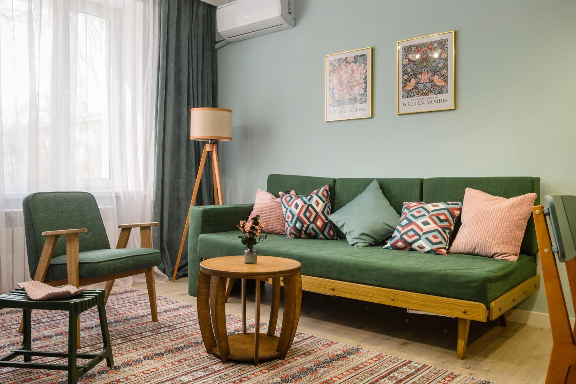 Mid-Century Charm Apartments В Центре Алматы 외부 사진