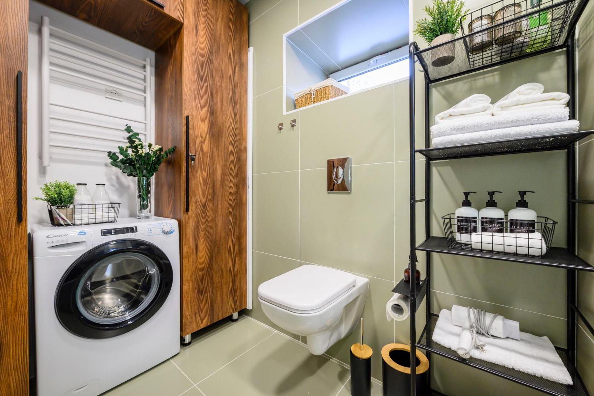 Mid-Century Charm Apartments В Центре Алматы 외부 사진