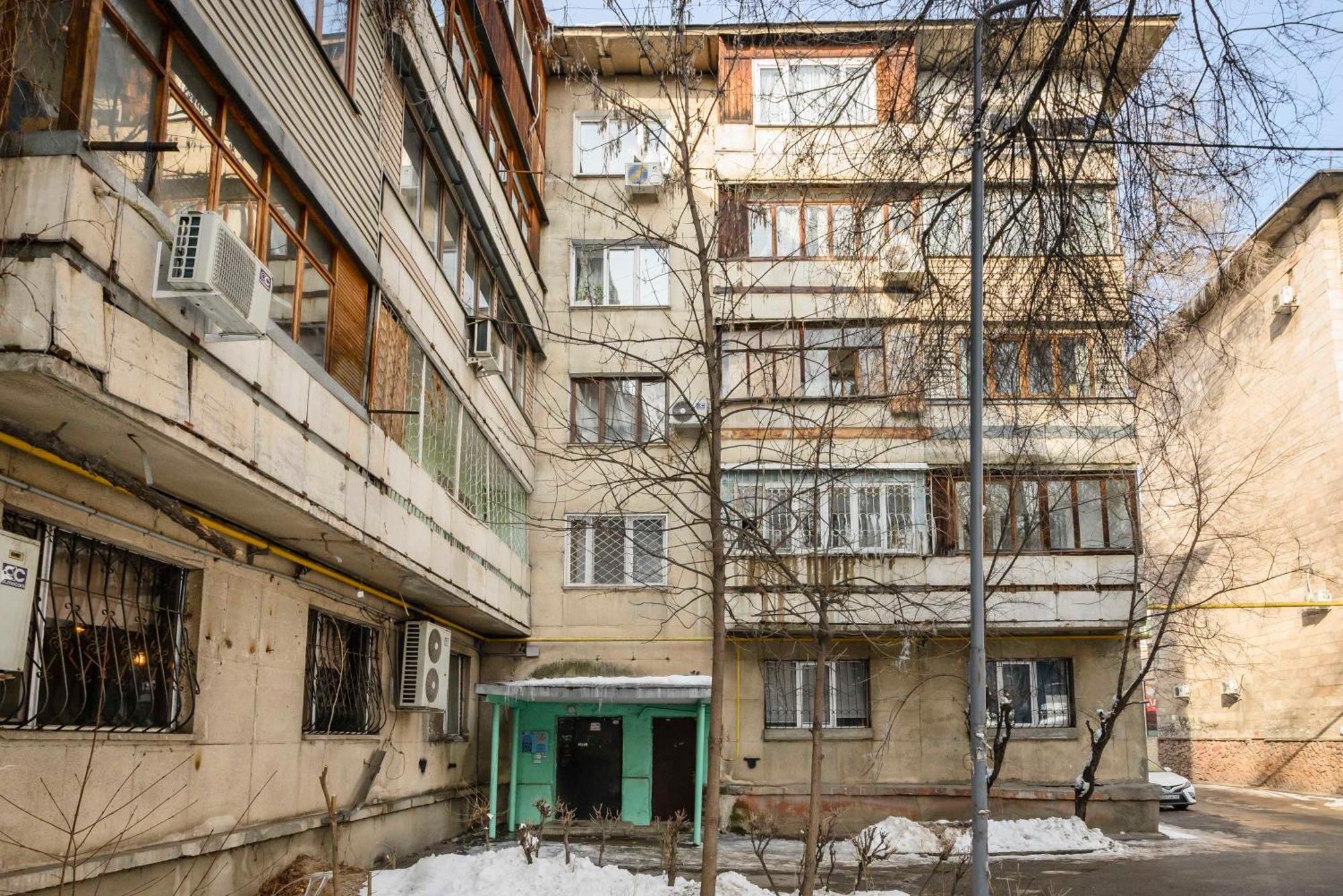Mid-Century Charm Apartments В Центре Алматы 외부 사진