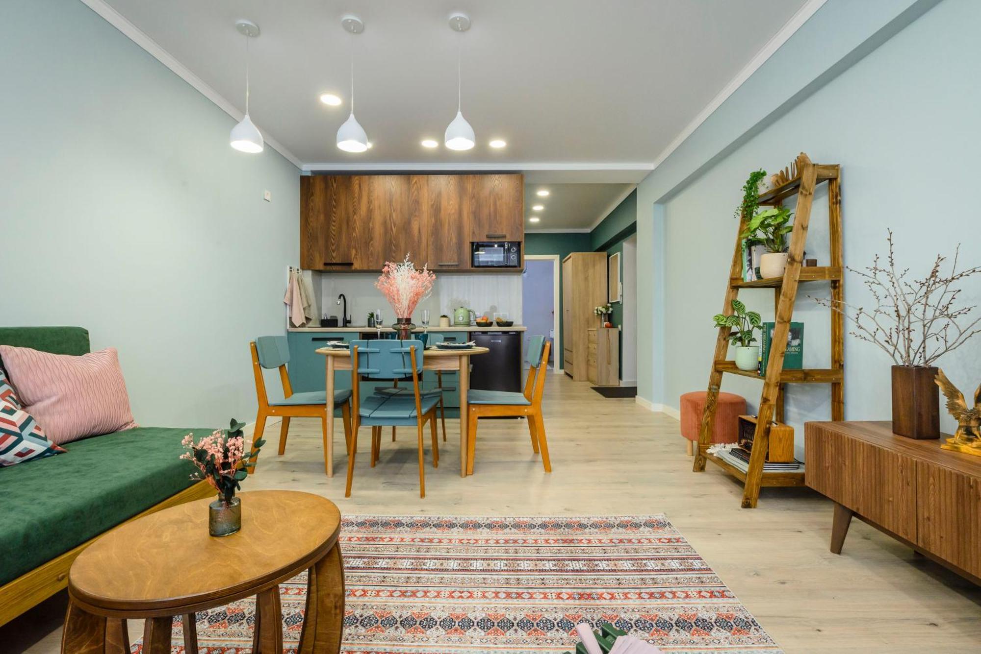 Mid-Century Charm Apartments В Центре Алматы 외부 사진